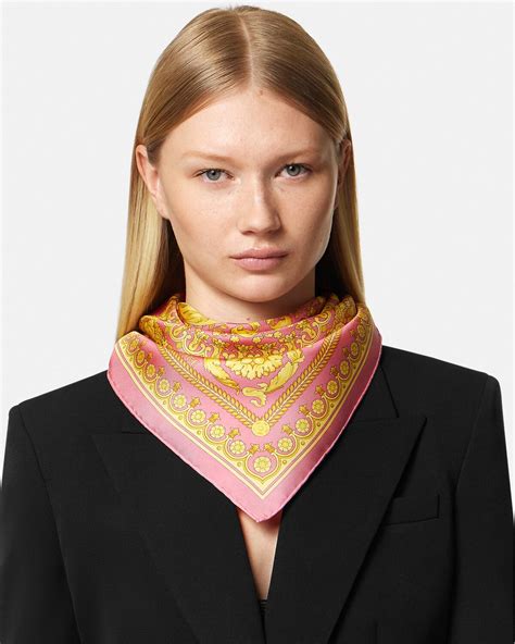 70 results for versace silk foulard 